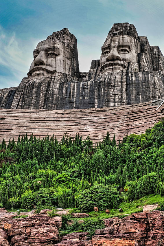 Luoyang, Yellow River and Oriental Pisa Tower