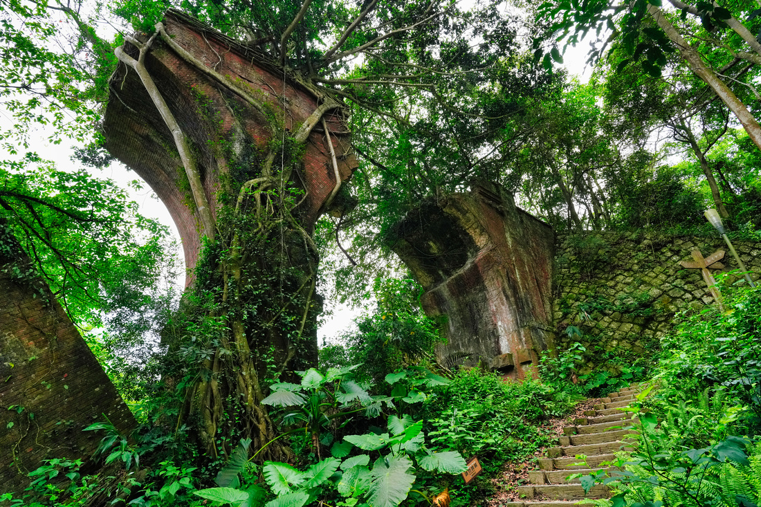 Long Teng Broken Bridge, Taiwan